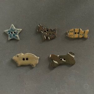 Handmade buttons set of 5 pig bone star fish dog/cat